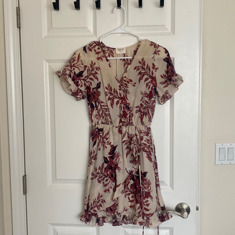 Sienna Sky XS cream and floral dress